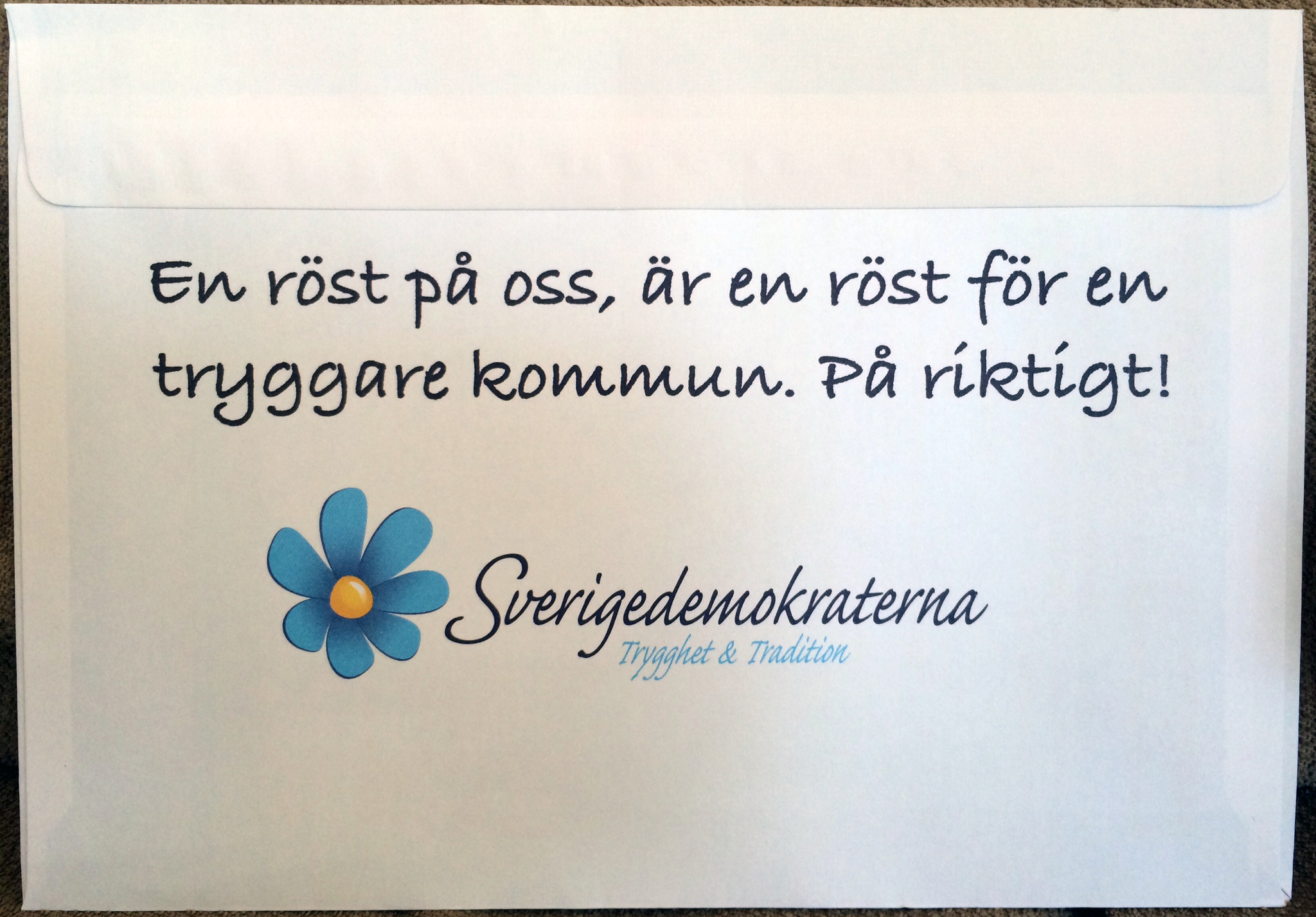 En röst på oss, är en röst för en tryggare kommun. På riktigt! Sverigedemokraterna - trygghet och tradition