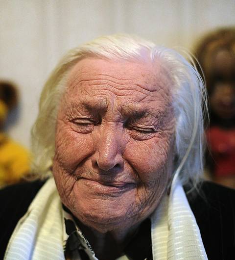 27s16-ganna-554__mngl_20111001ab5x017,nyh_1.indd_3389