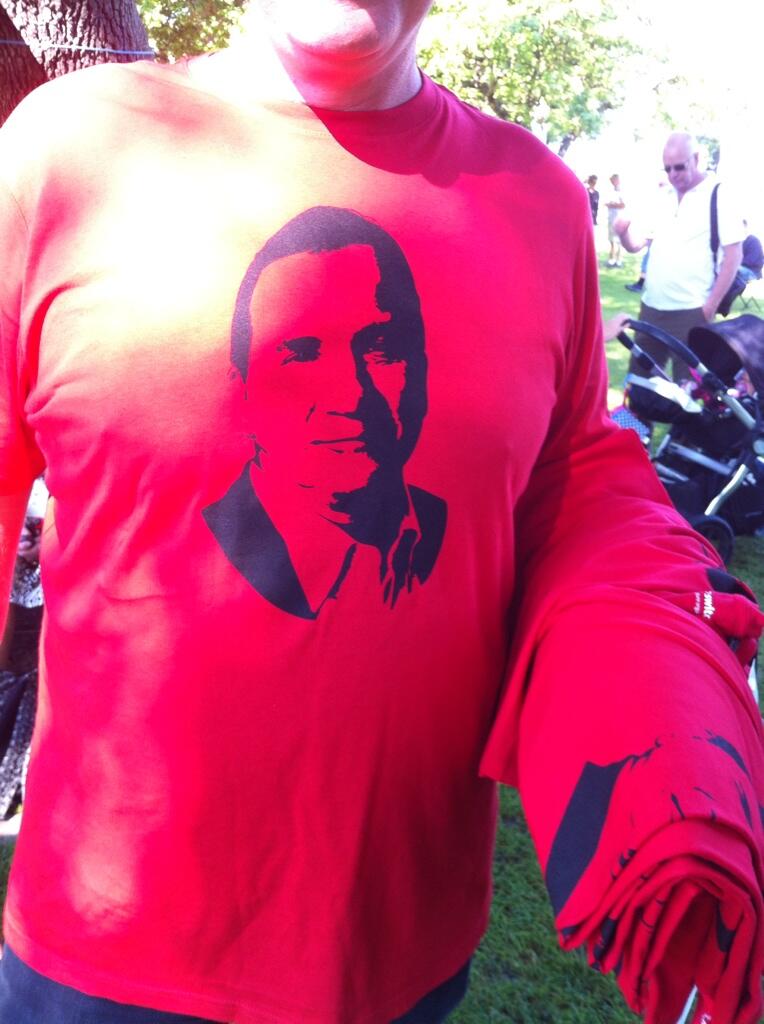 Stefan Löfvens ansikte i Che Guevara-stil på en röd t-shirt
